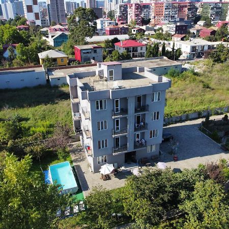 Femily Hotel In Batumi Mareti Str 2 Exterior photo