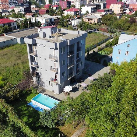 Femily Hotel In Batumi Mareti Str 2 Exterior photo