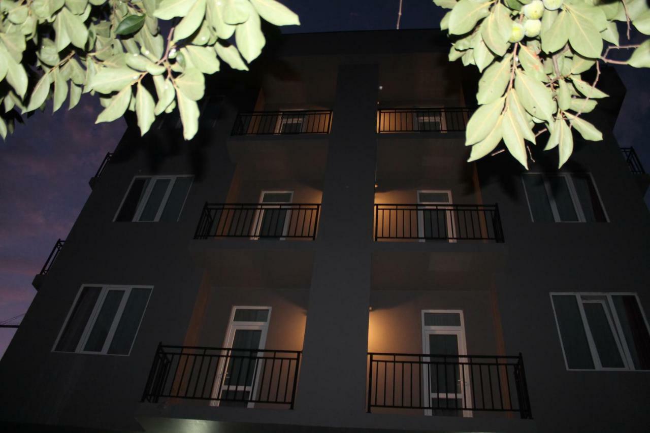 Femily Hotel In Batumi Mareti Str 2 Exterior photo